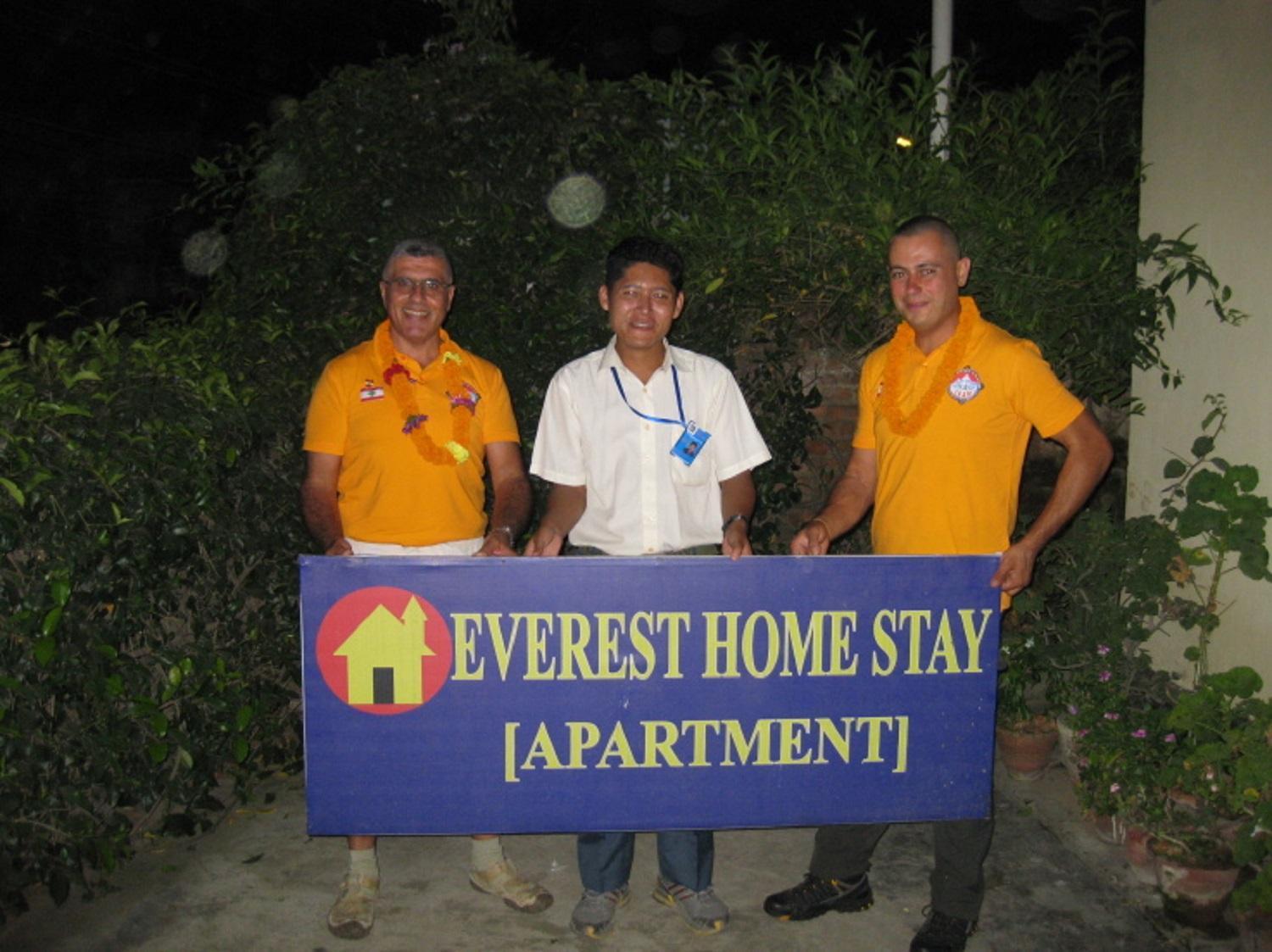 Everest Home Stay Apartment Lalitpur Экстерьер фото