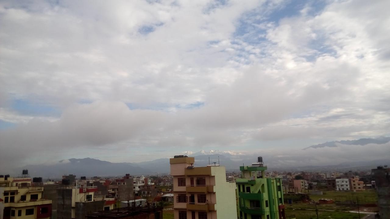 Everest Home Stay Apartment Lalitpur Экстерьер фото