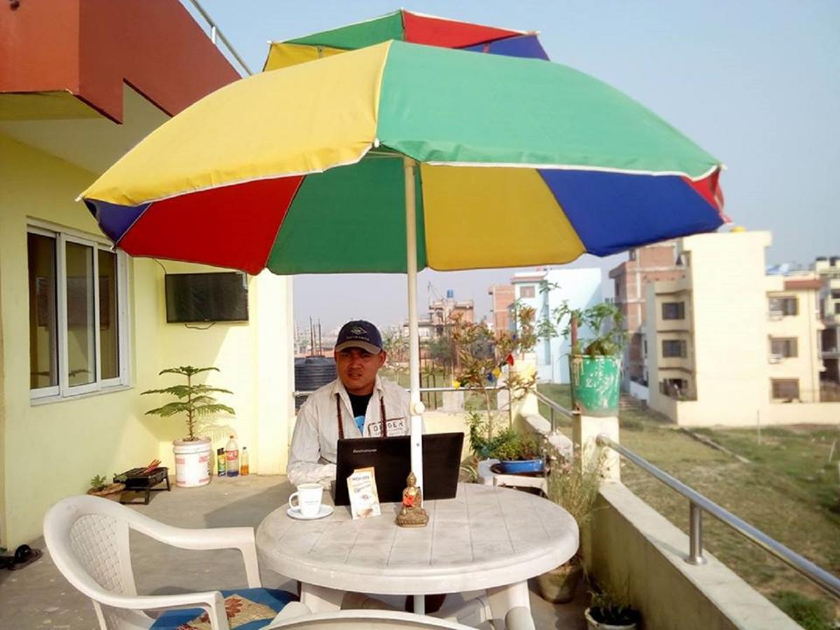 Everest Home Stay Apartment Lalitpur Экстерьер фото