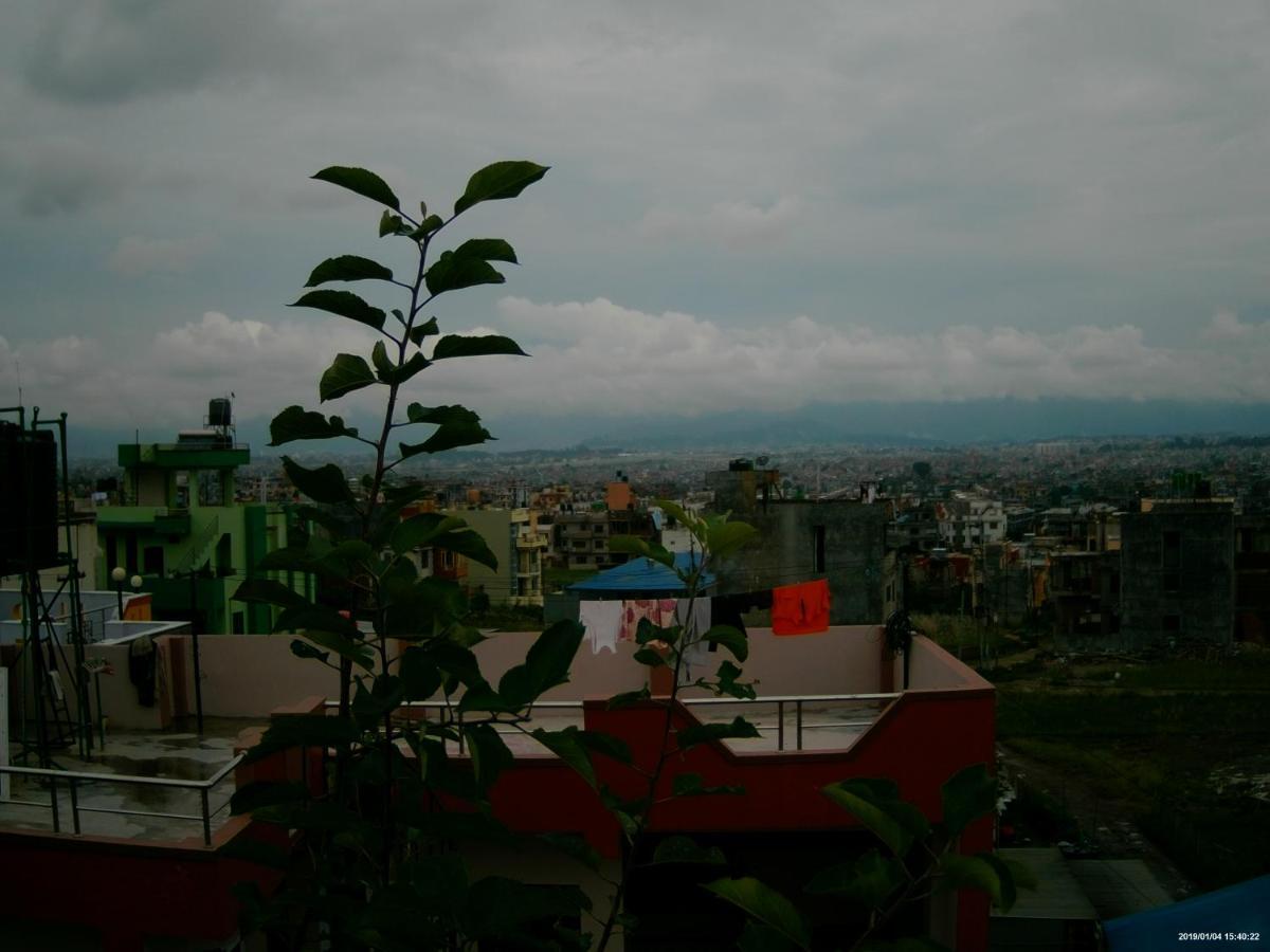 Everest Home Stay Apartment Lalitpur Экстерьер фото